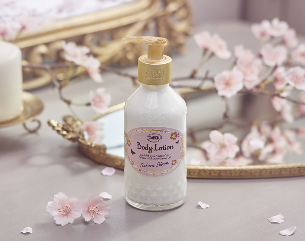青空に透ける桜色の香り「Sakura Bloom」 | SABON サボン