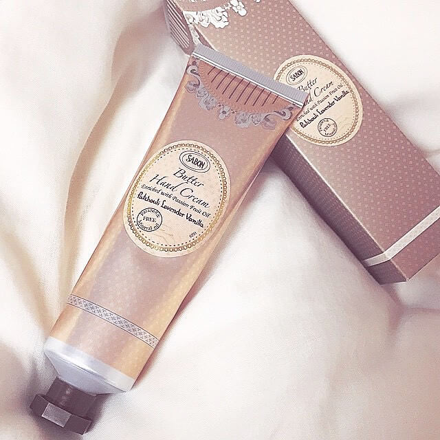 SABON サボン バターハンドクリーム パチュリラベンダーバニラ 75ml (ハンドクリーム) :39610256:トレジャービューティー 通販 SABON  バターハンドクリーム バニラ 75ml